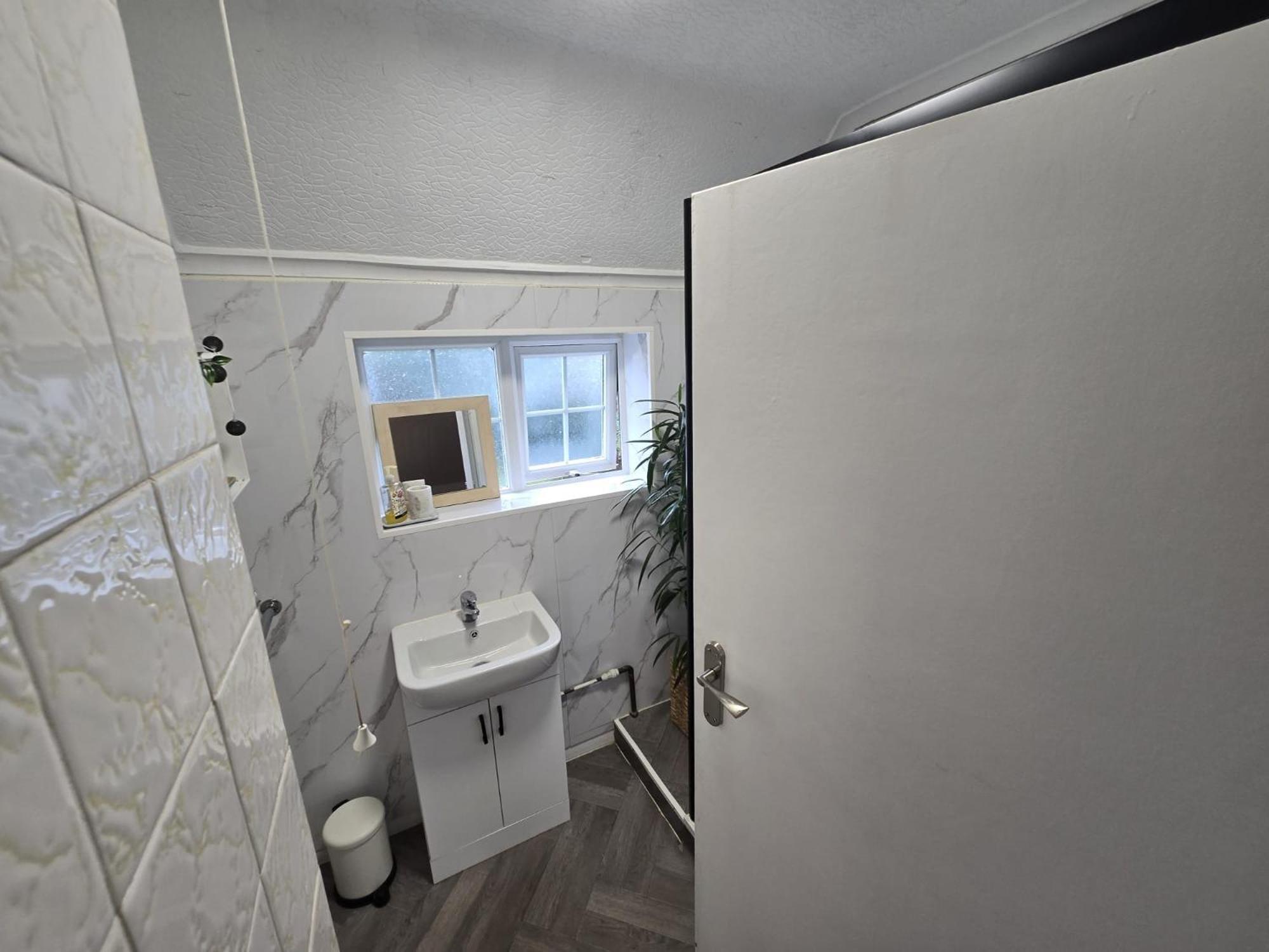 Holiday home Beautiful 4 Bedroom House 7 Minutes From Luton Airport Luton (Bedfordshire)