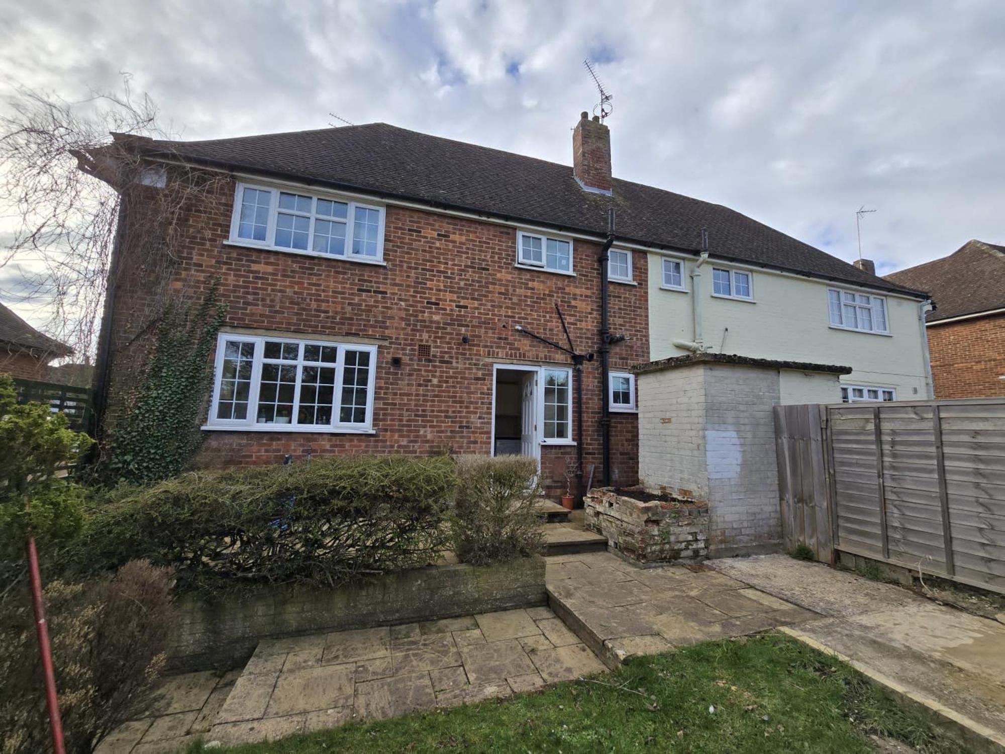 Holiday home Beautiful 4 Bedroom House 7 Minutes From Luton Airport *