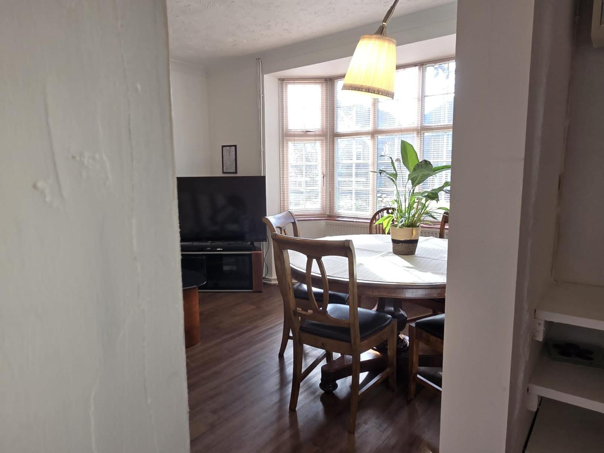 Beautiful 4 Bedroom House 7 Minutes From Luton Airport Luton (Bedfordshire)