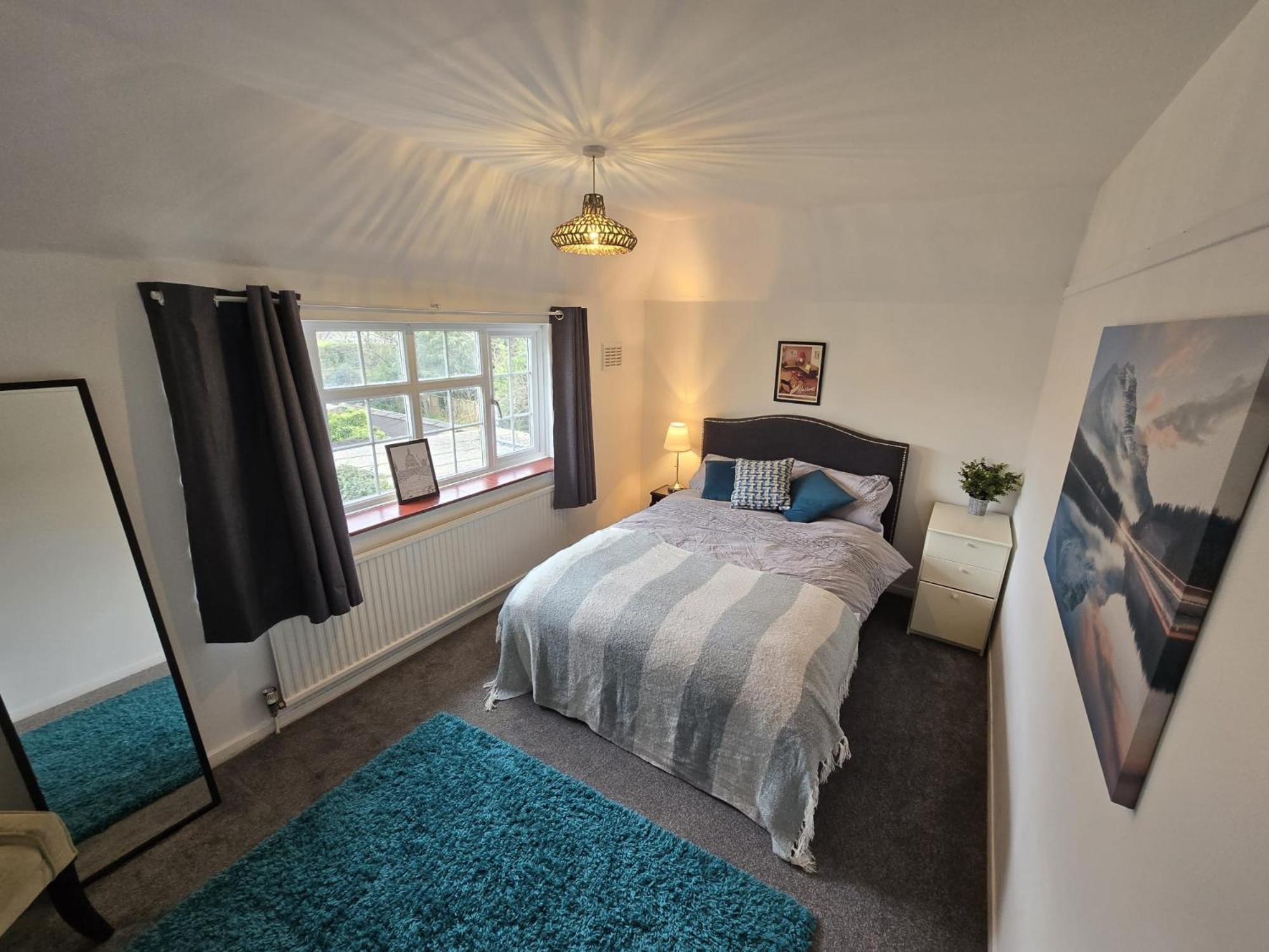 Beautiful 4 Bedroom House 7 Minutes From Luton Airport Holiday home Luton (Bedfordshire)
