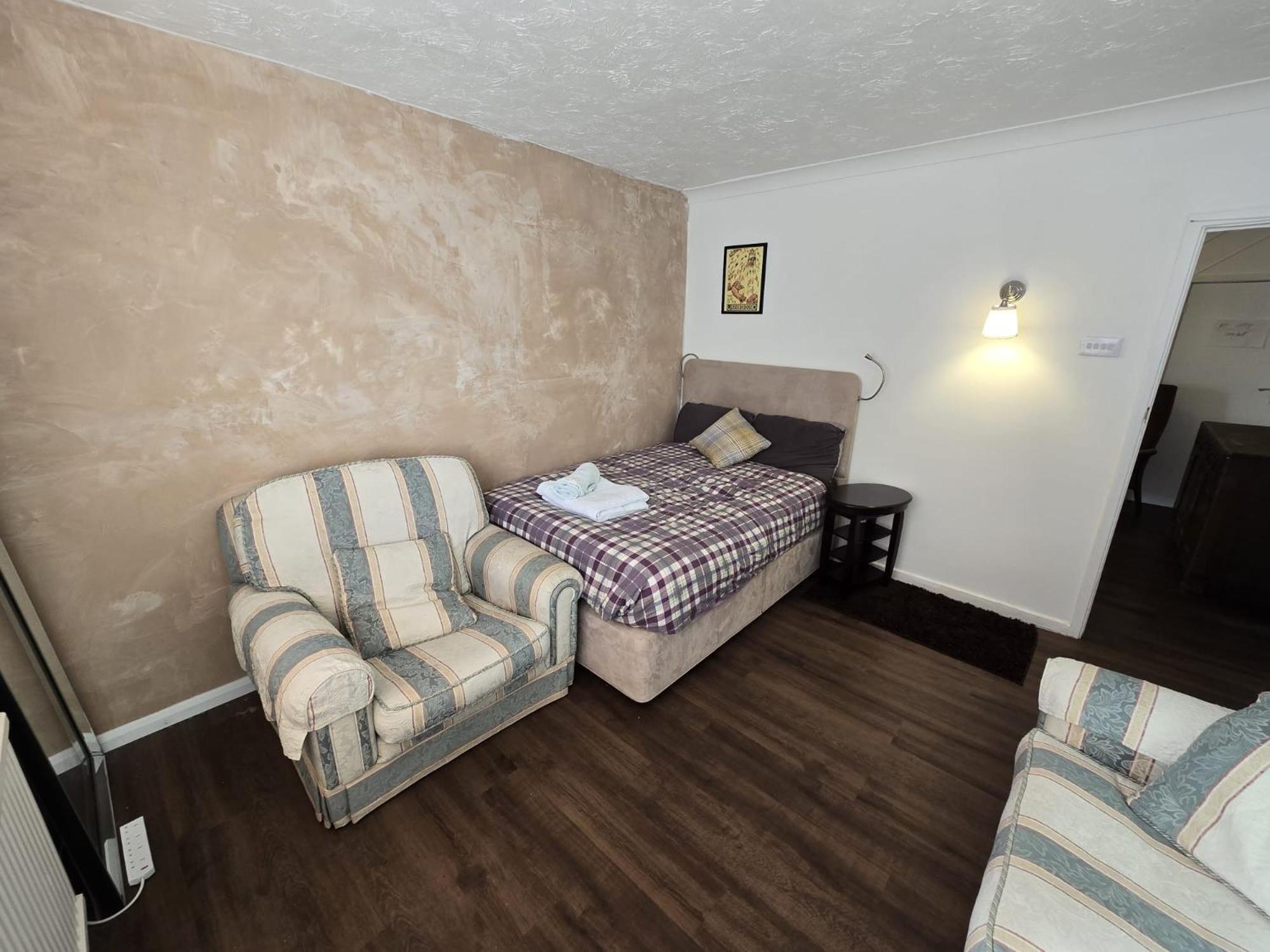 Holiday home Beautiful 4 Bedroom House 7 Minutes From Luton Airport Luton (Bedfordshire)
